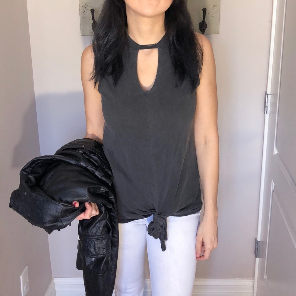 Keyhole neck grey tank with tie front